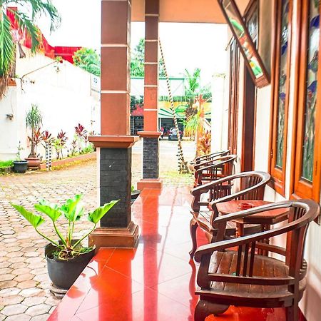 Hotel Laweyan Solo Екстер'єр фото