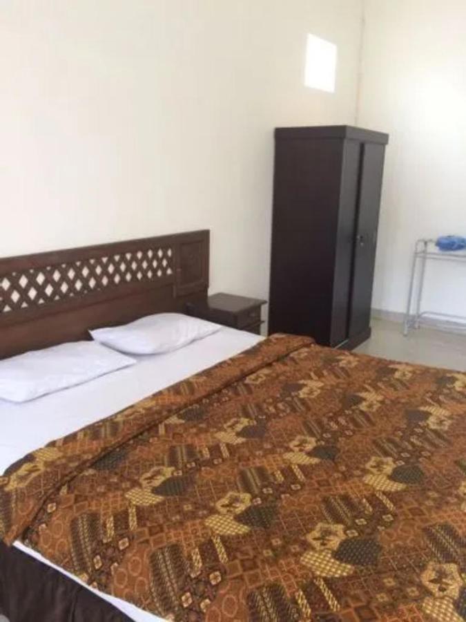 Hotel Laweyan Solo Екстер'єр фото