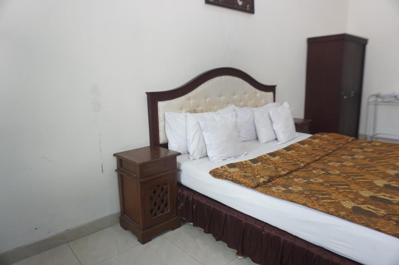 Hotel Laweyan Solo Екстер'єр фото