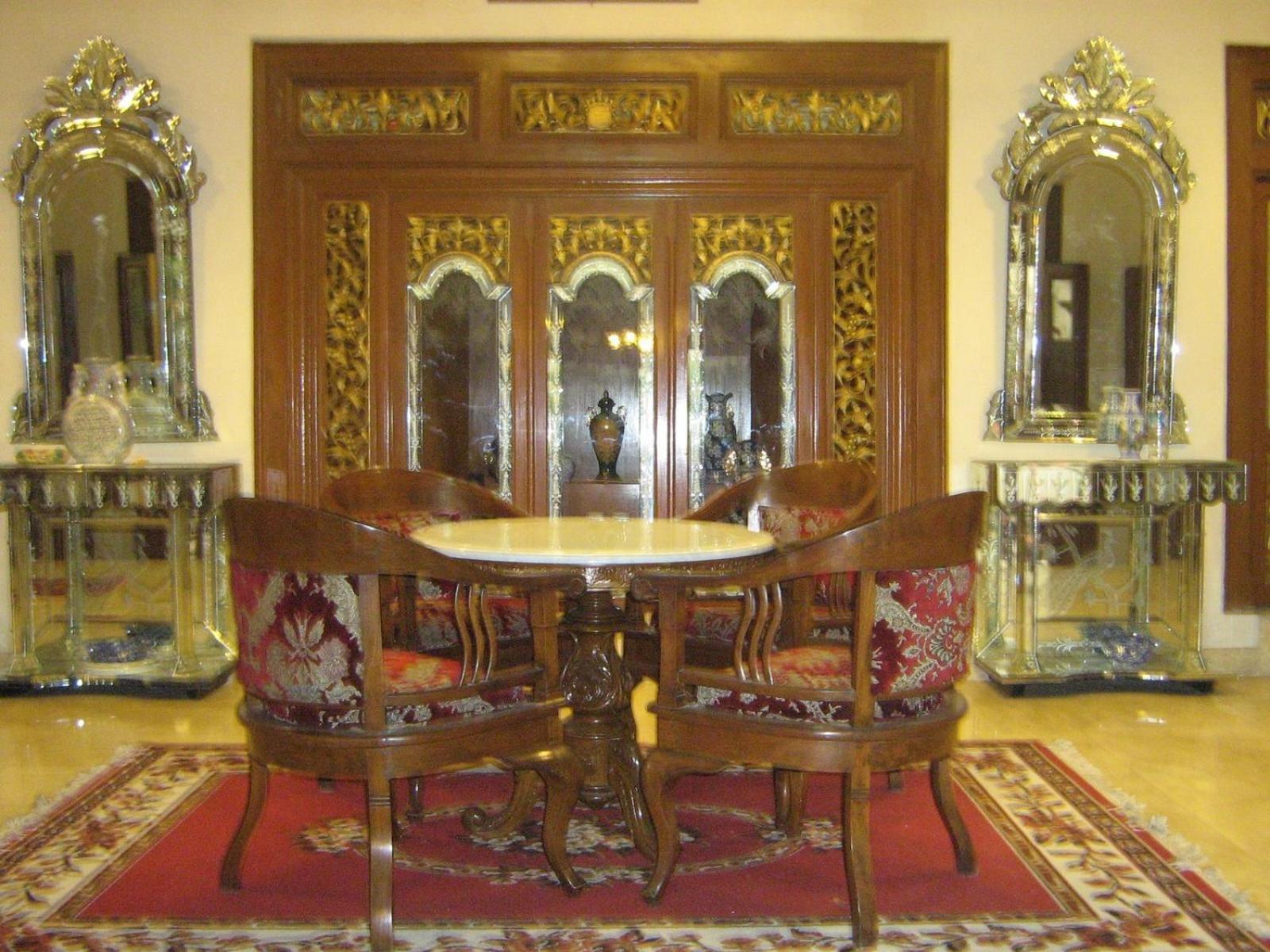 Hotel Laweyan Solo Екстер'єр фото